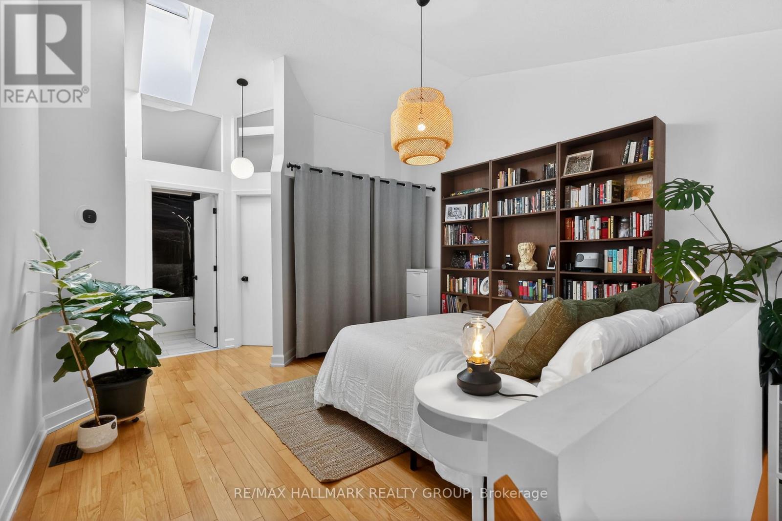 #12 251 BRUYERE STREET - 30