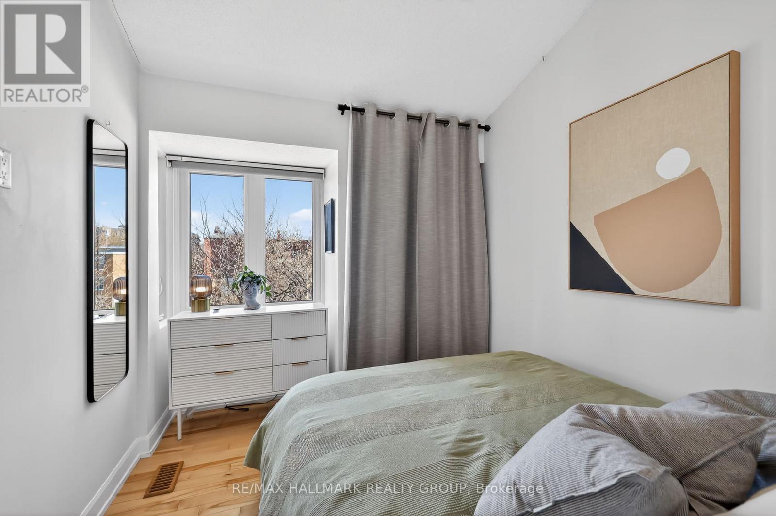 #12 251 BRUYERE STREET - 33