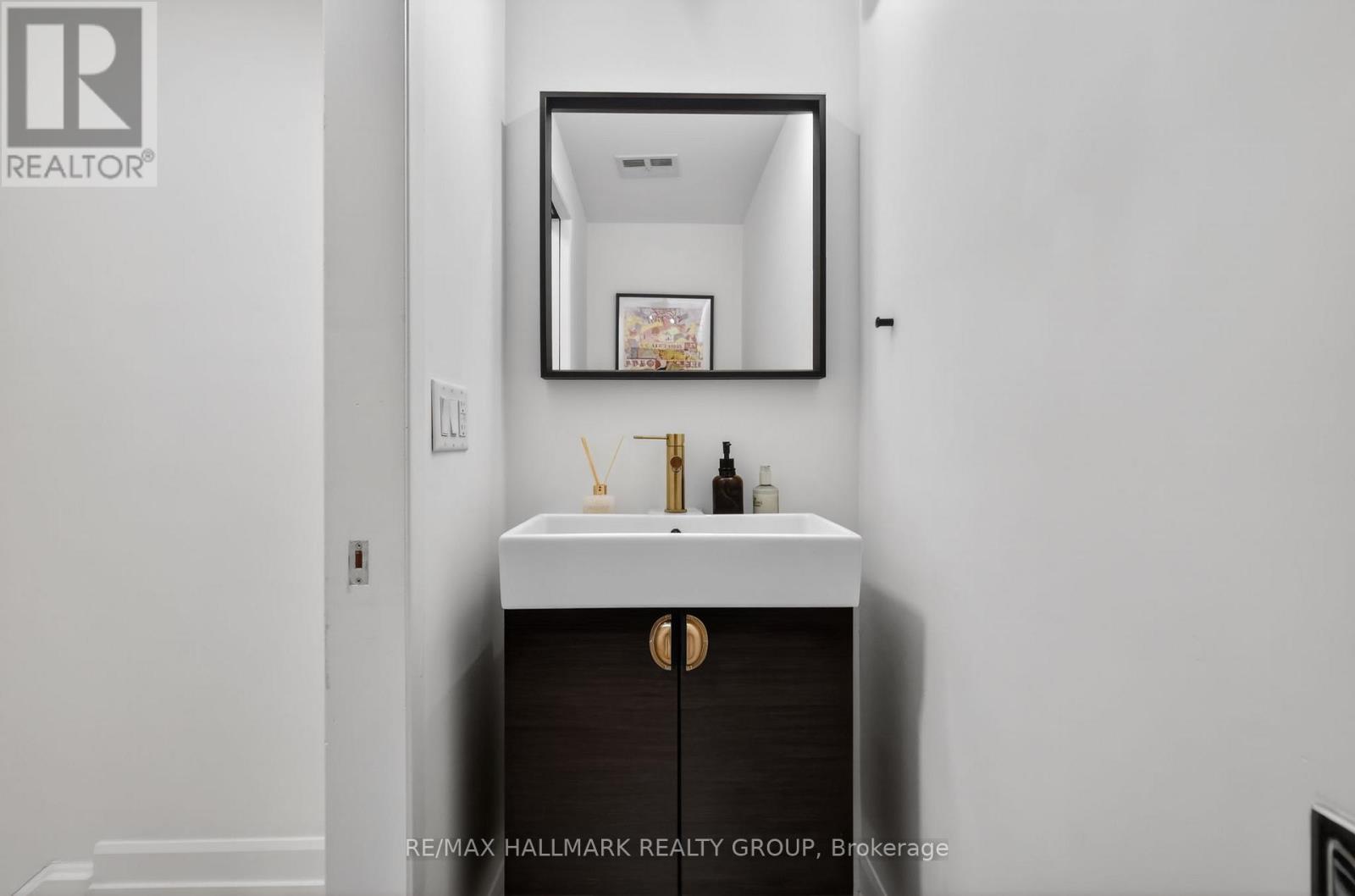 #12 251 BRUYERE STREET - 6