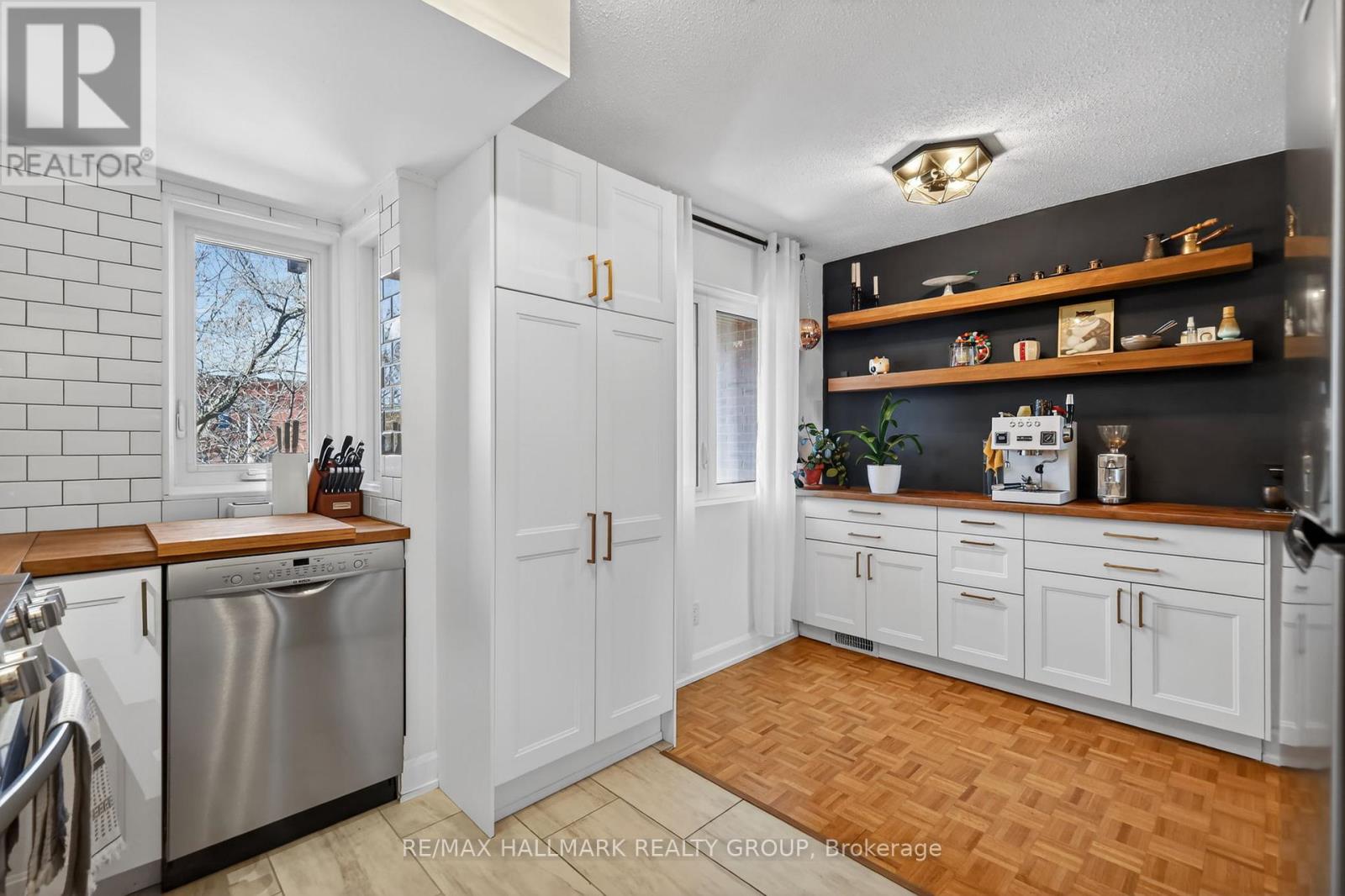#12 251 BRUYERE STREET - 9