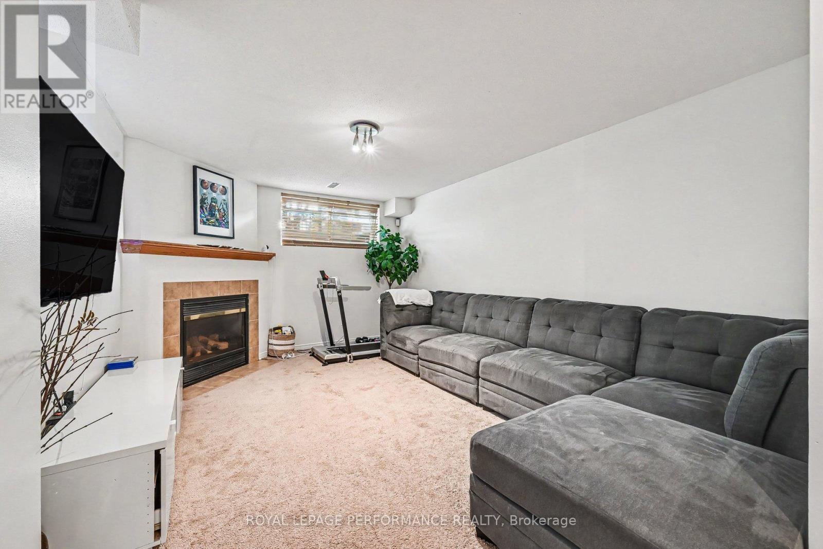 2052 BERGAMOT CIRCLE - 28