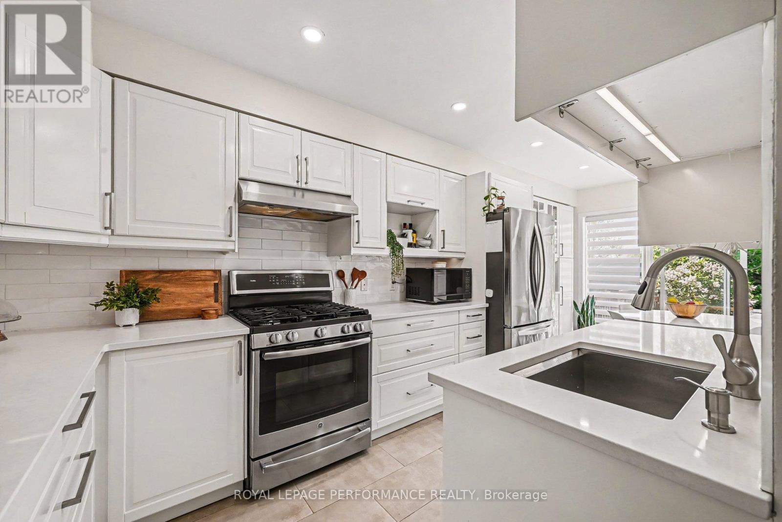 2052 BERGAMOT CIRCLE - 6