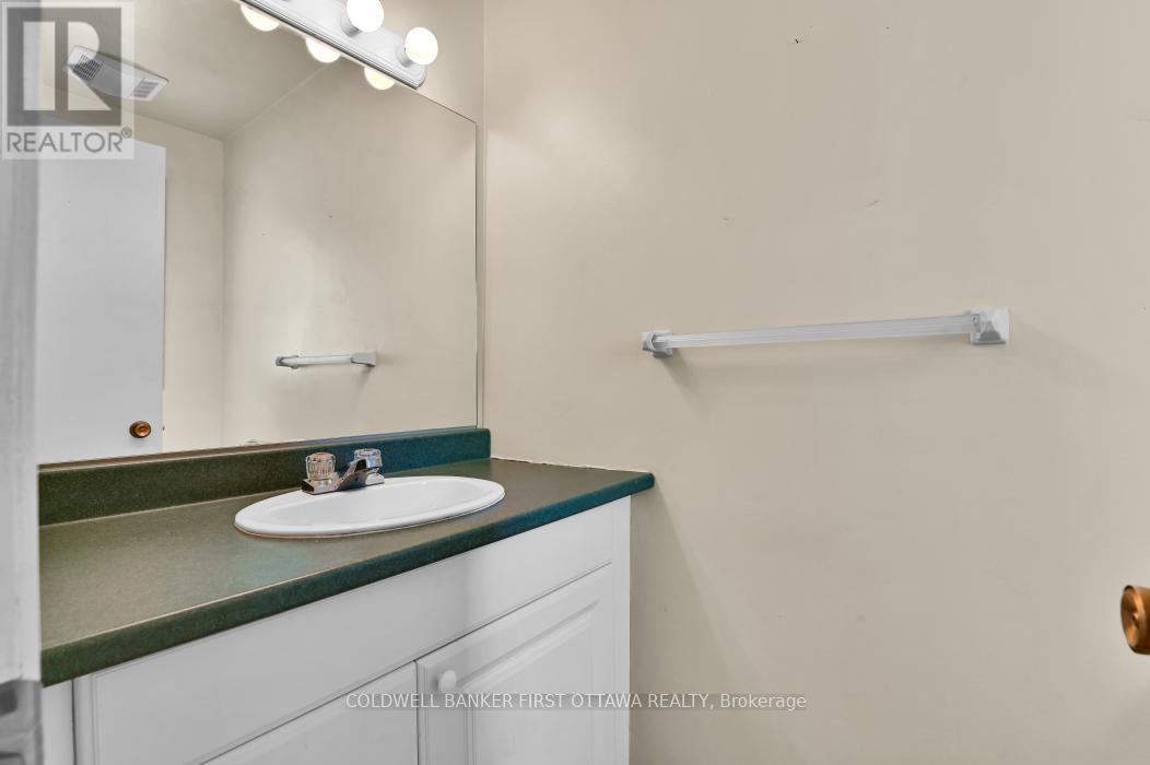 3 Bed, 2 Bath House for Sale in Ottawa – 86F SEYTON DRIVE, Ottawa – MLS# X13223938 - Image 9