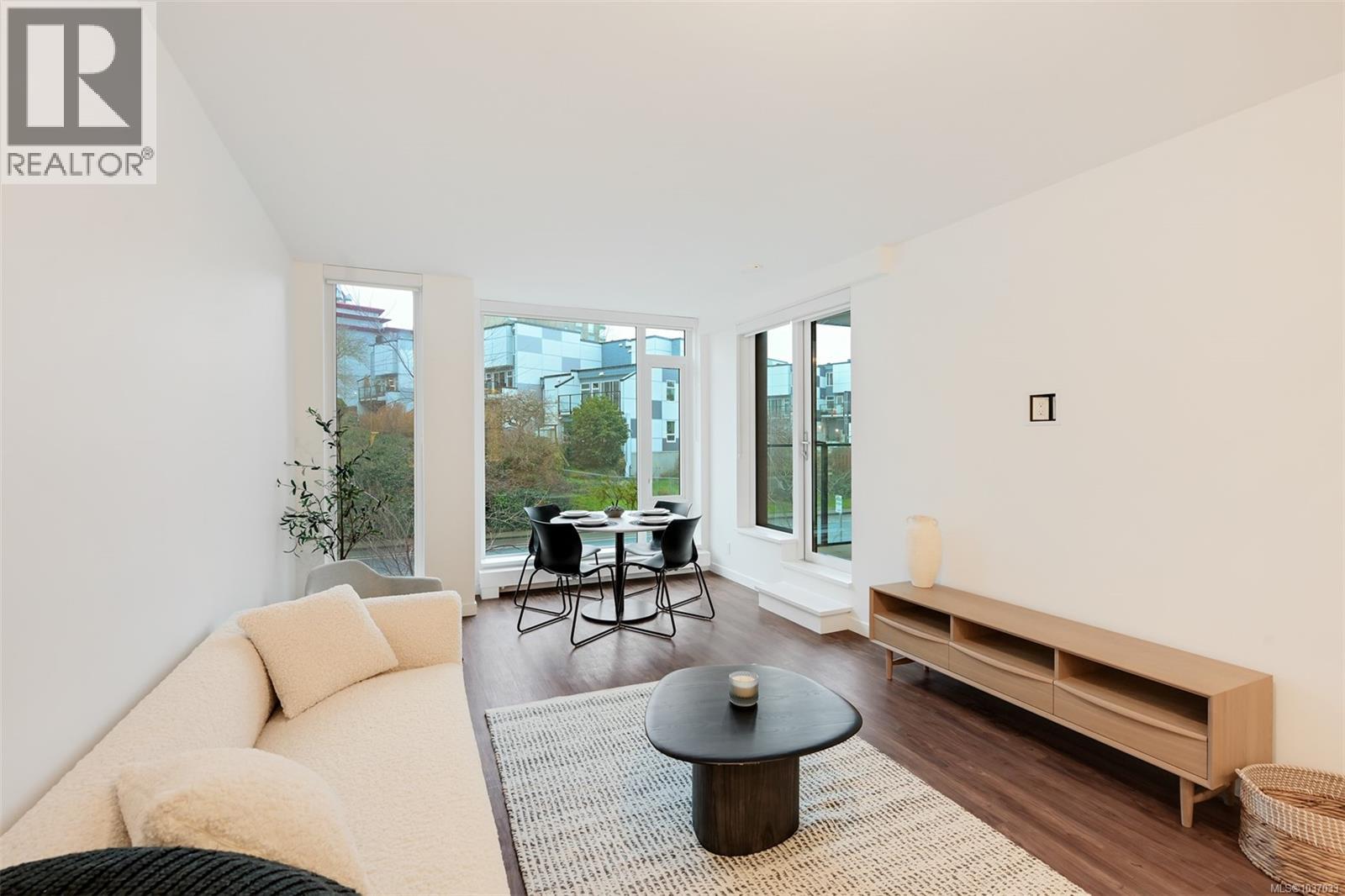 #204 363 Tyee Rd - 5