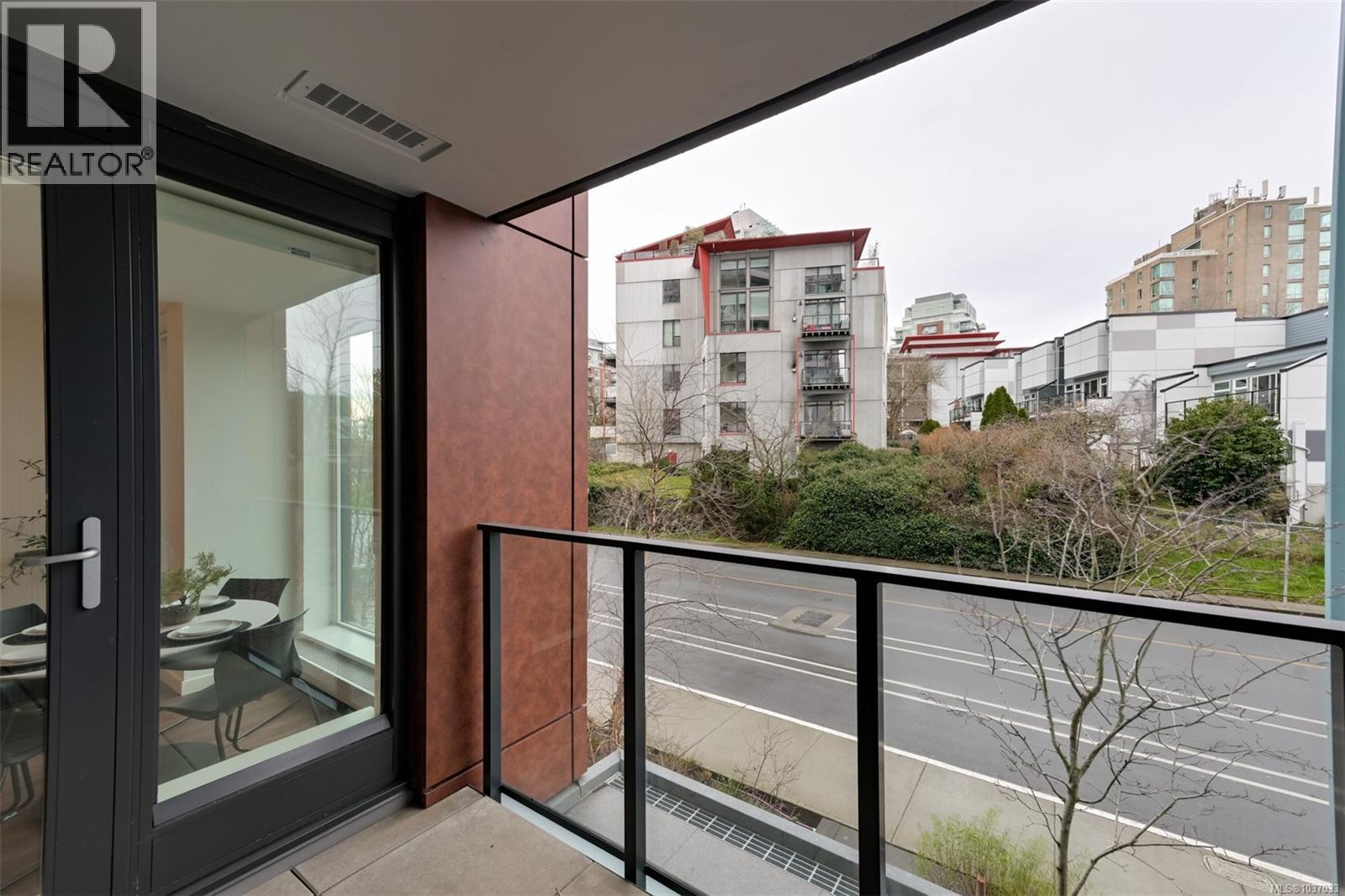 #204 363 Tyee Rd - 8
