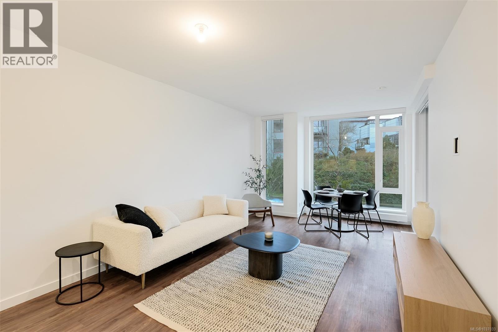#204 363 Tyee Rd - 10