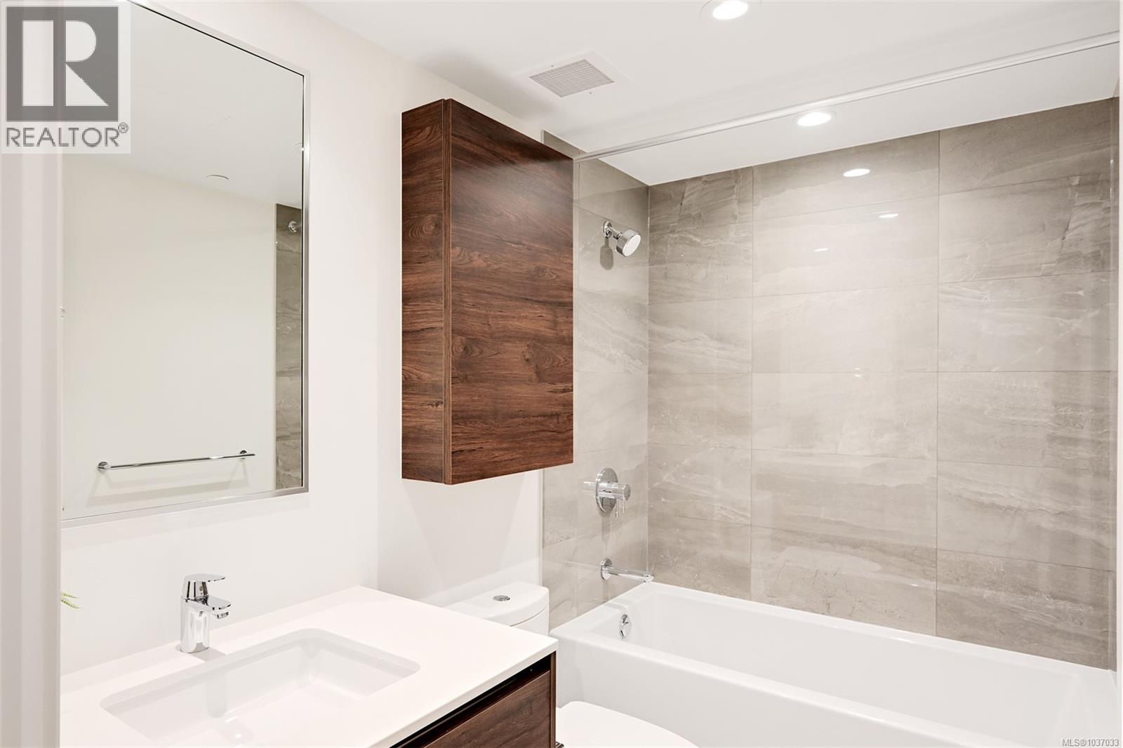 #204 363 Tyee Rd - 20