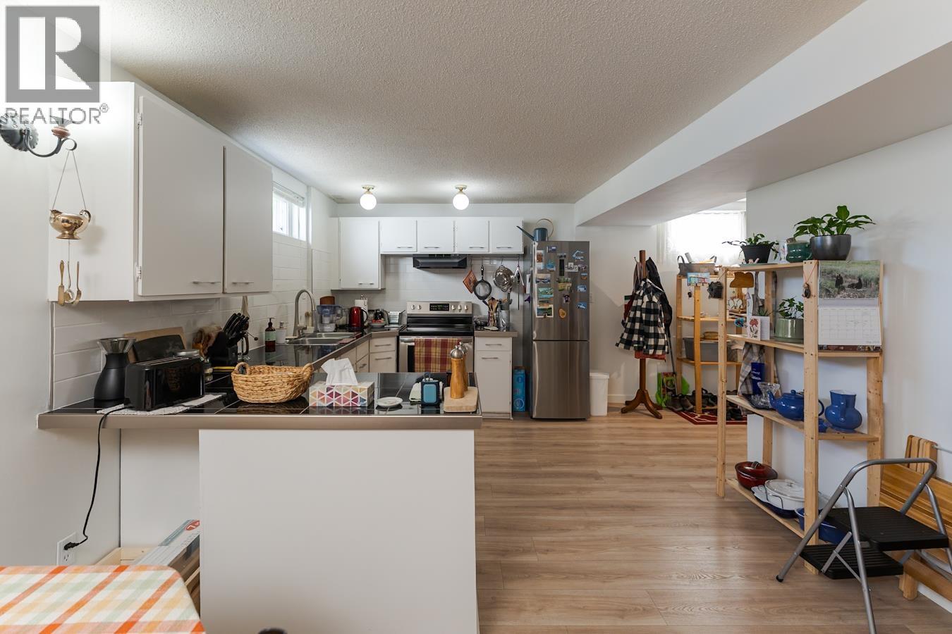 1086 LIMESTONE CRESCENT - 18