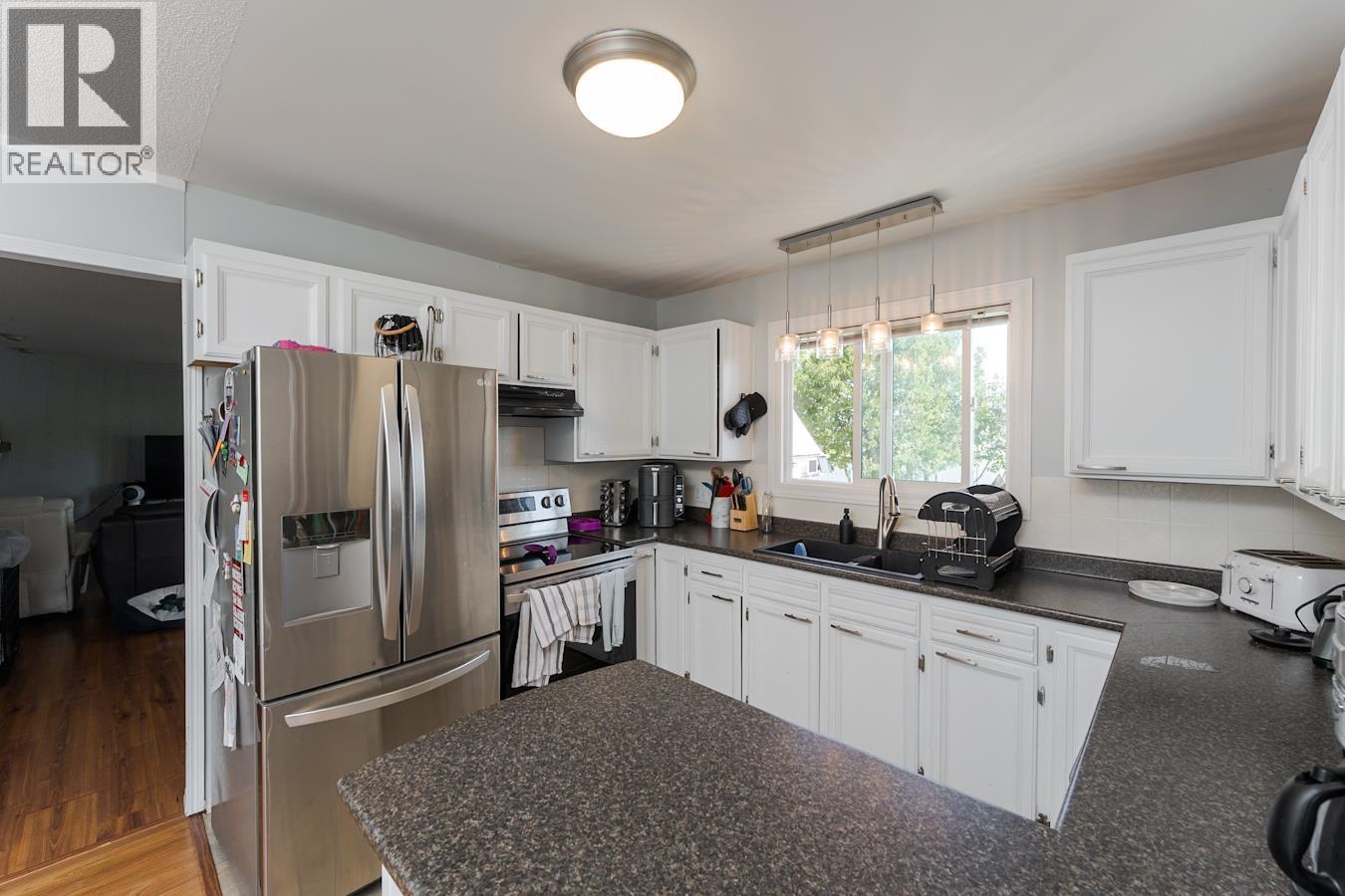 1086 LIMESTONE CRESCENT - 7