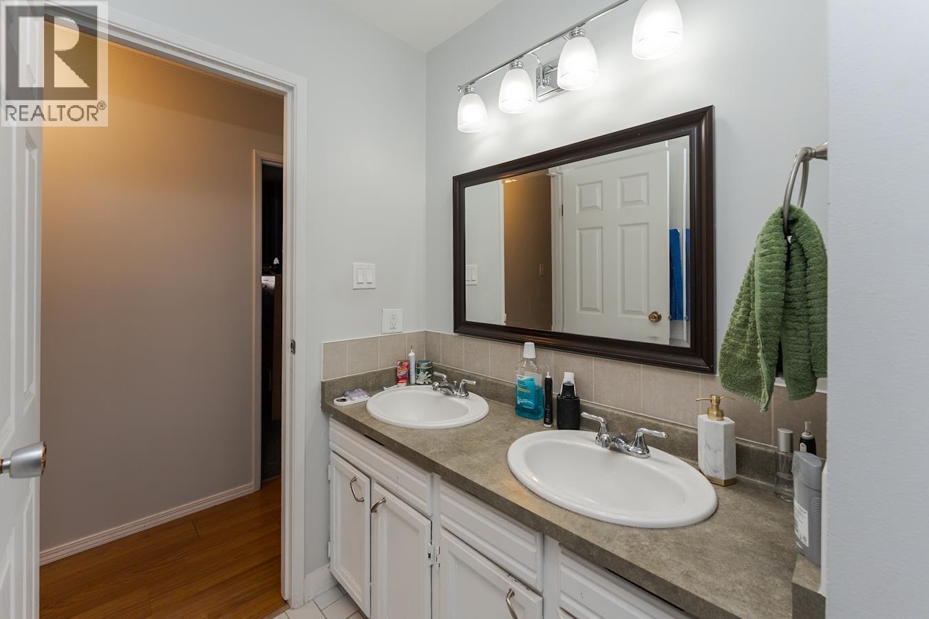 1086 LIMESTONE CRESCENT - 14