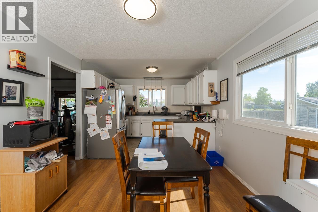 1086 LIMESTONE CRESCENT - 4