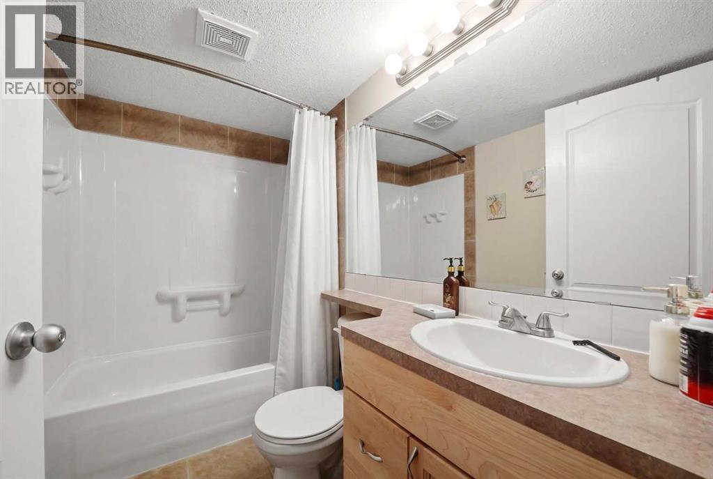 #39 33 Donlevy Avenue - 35