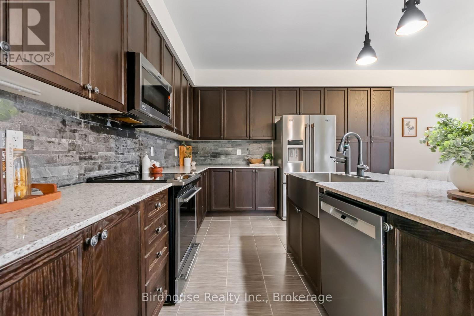 53 HANCOCK CRESCENT - 16