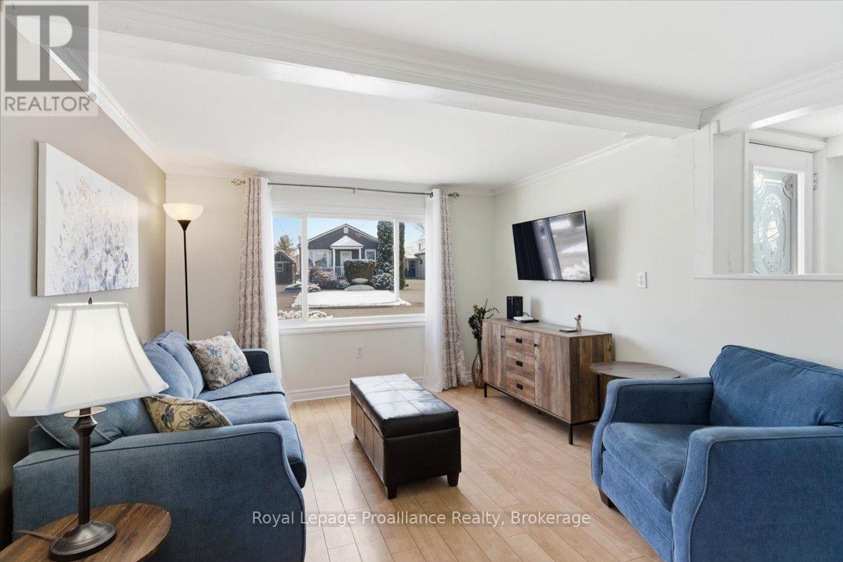 14 RAMSAY AVENUE - 13