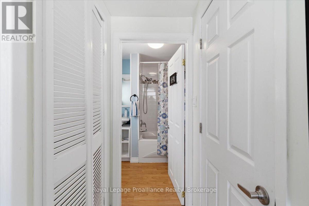 14 RAMSAY AVENUE - 34