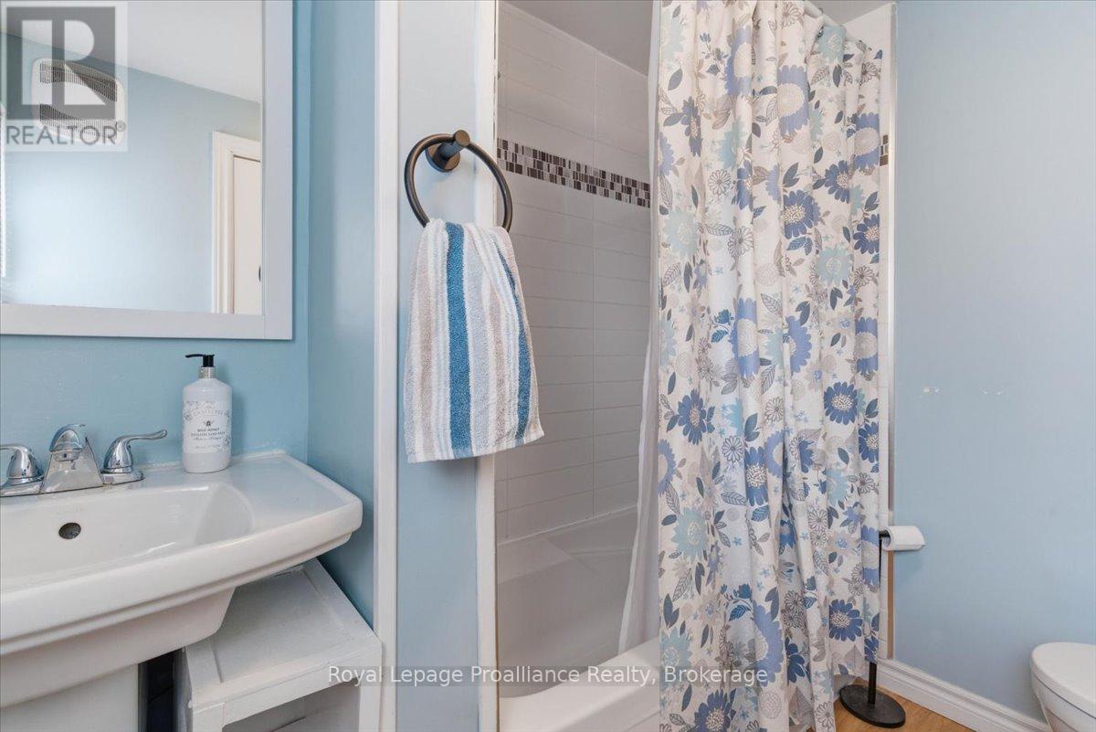 14 RAMSAY AVENUE - 36