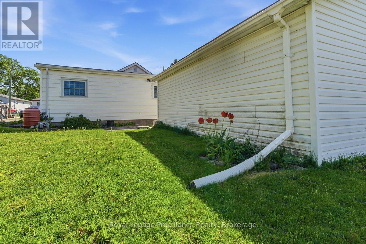 14 RAMSAY AVENUE - 41