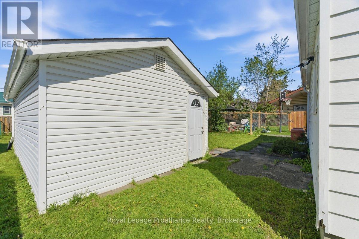 14 RAMSAY AVENUE - 42