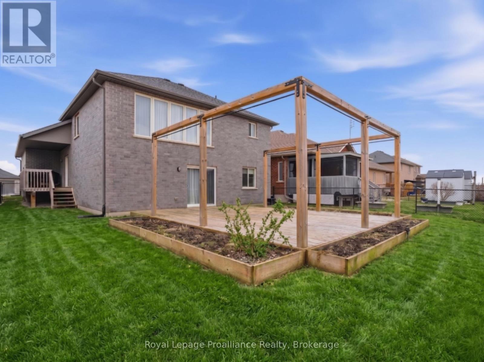 22 KEMPTON AVENUE - 43