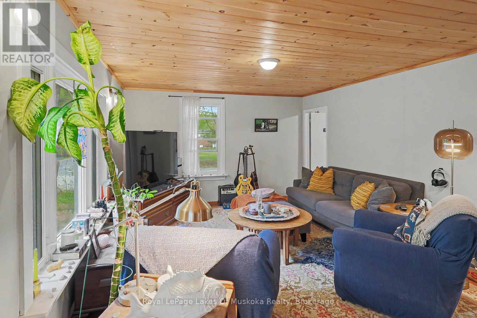 1003 KELLY ROAD - 10