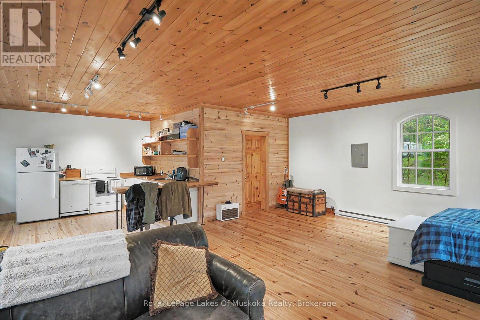 1003 KELLY ROAD - 26