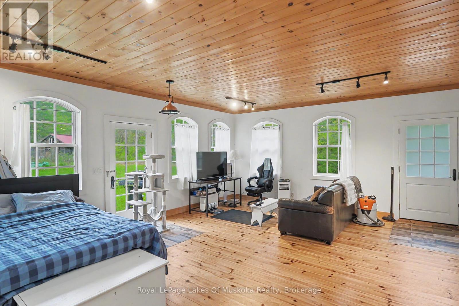 1003 KELLY ROAD - 30