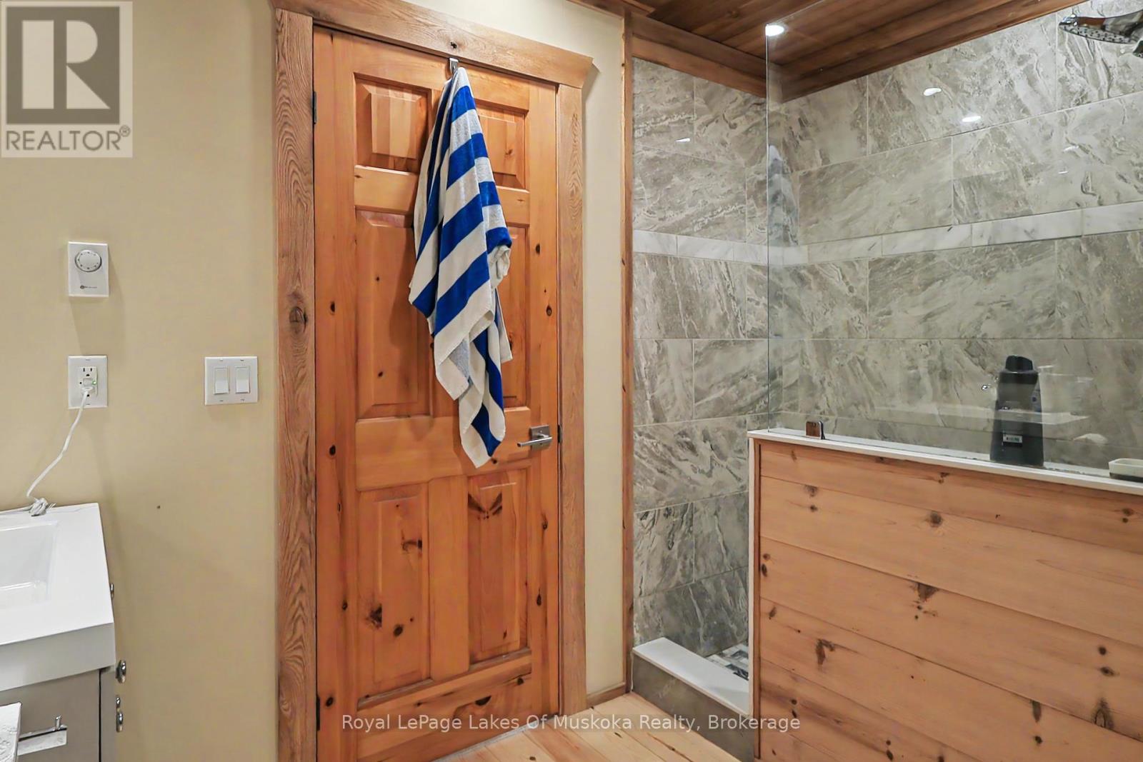 1003 KELLY ROAD - 31