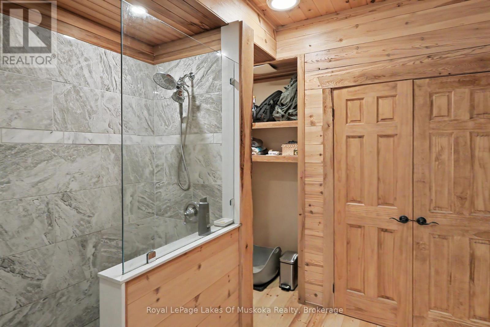 1003 KELLY ROAD - 32
