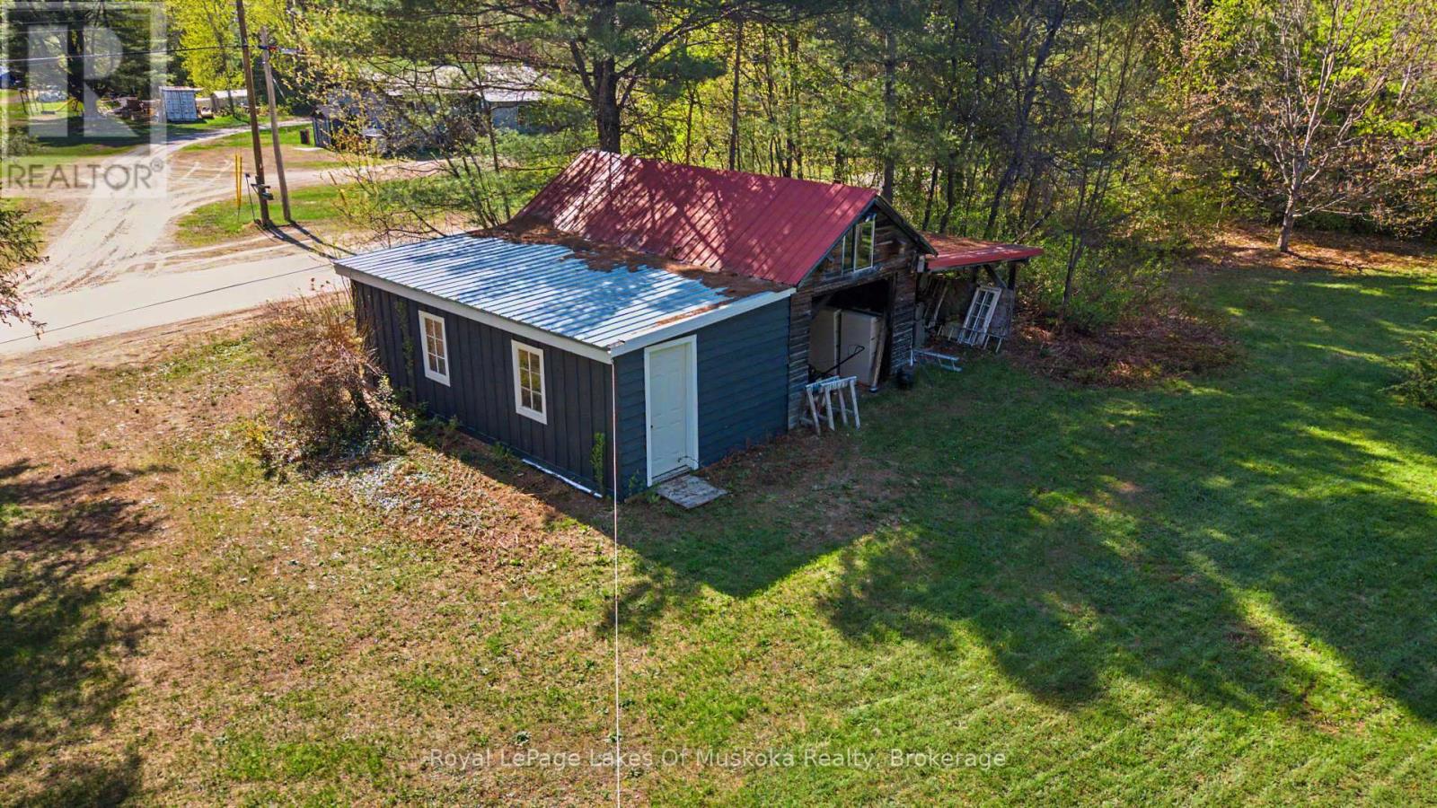 1003 KELLY ROAD - 36