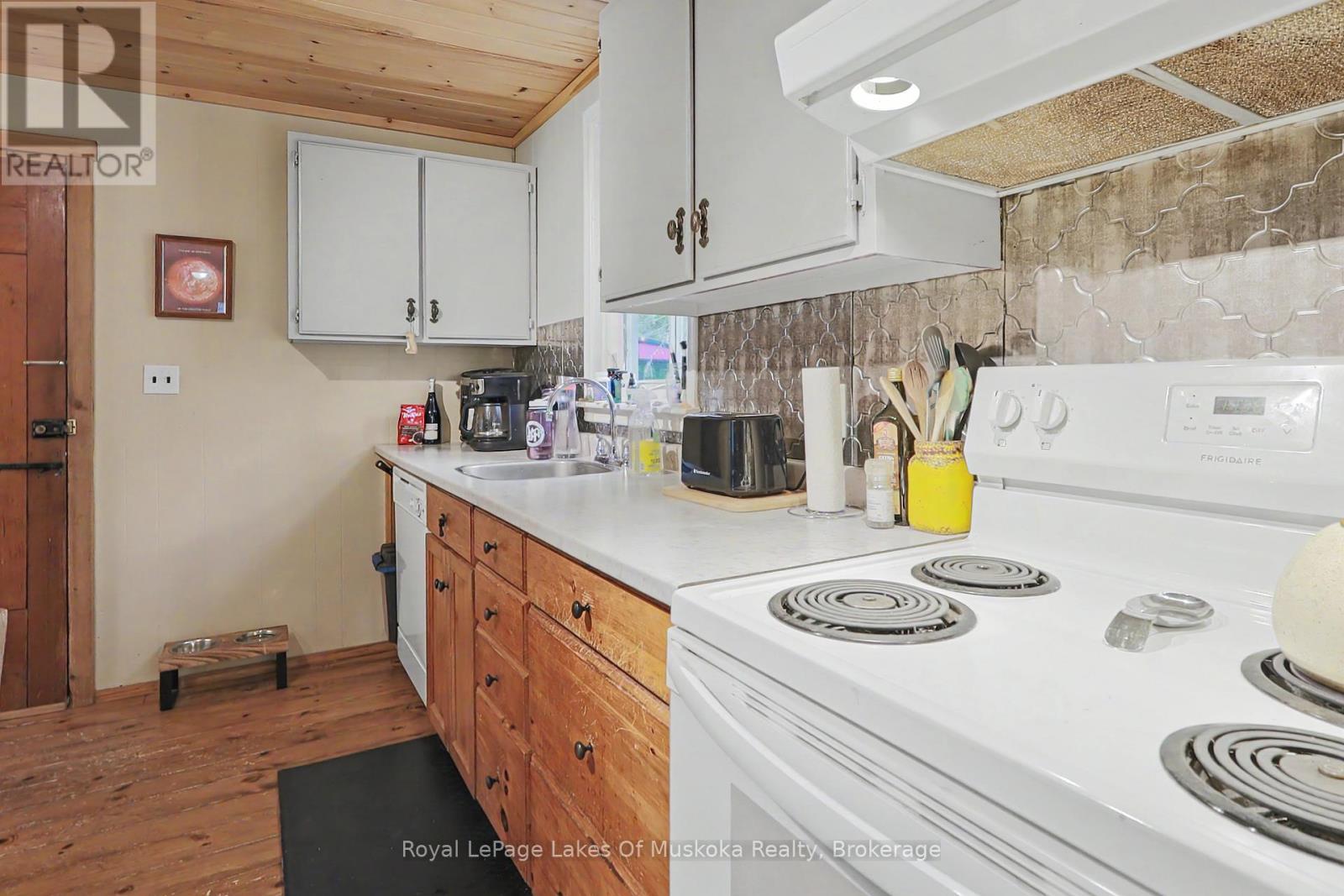 1003 KELLY ROAD