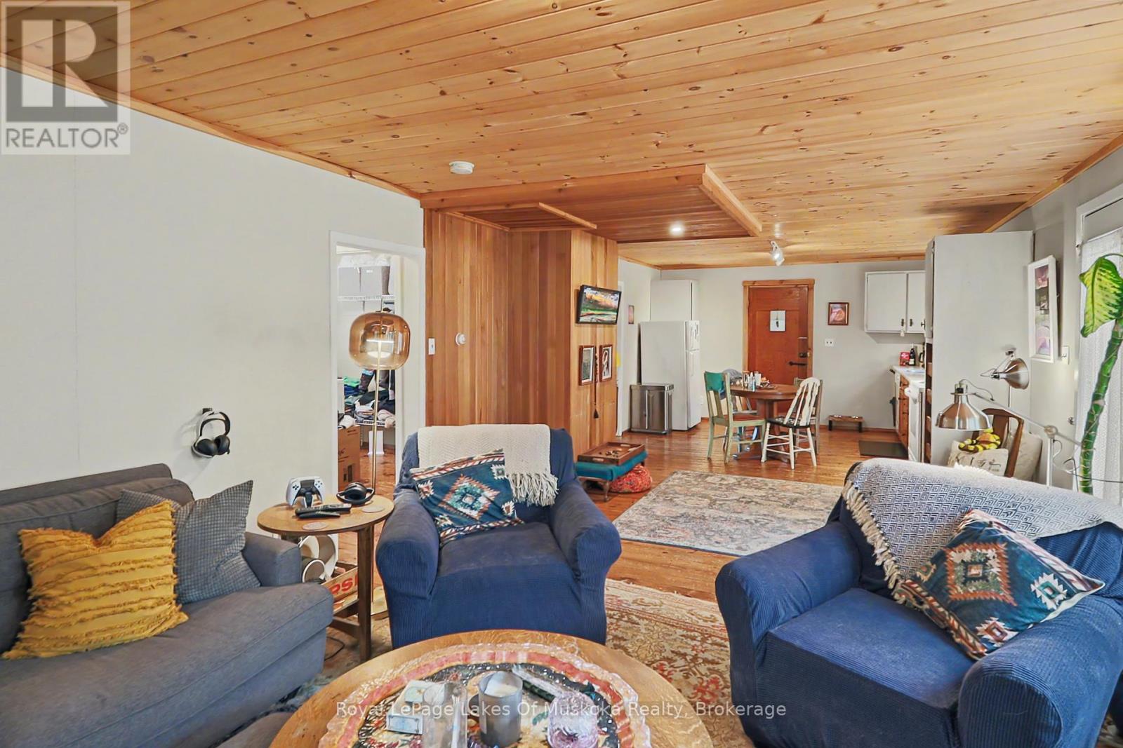 1003 KELLY ROAD - 9