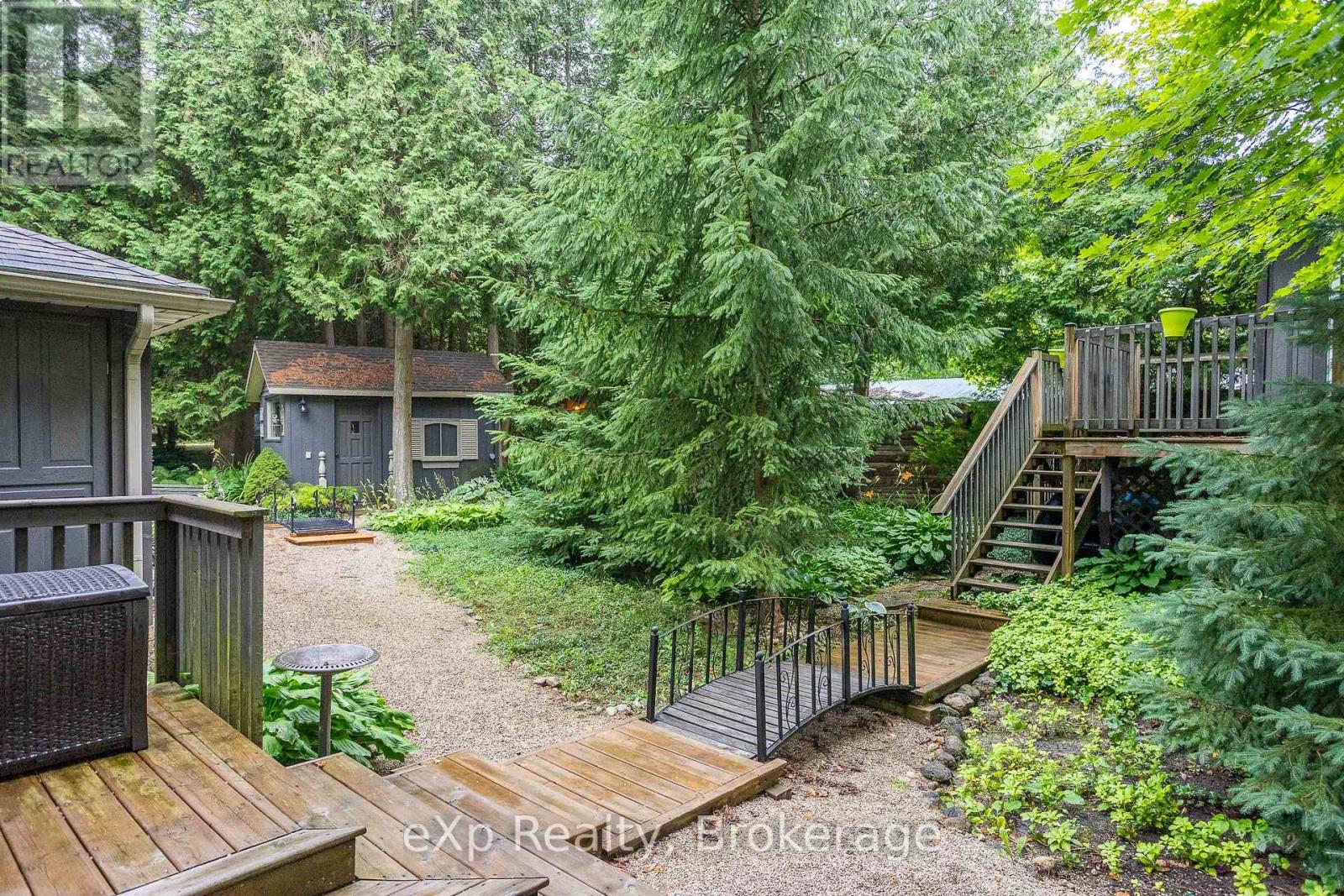 127 PAISLEY DRIVE - 22