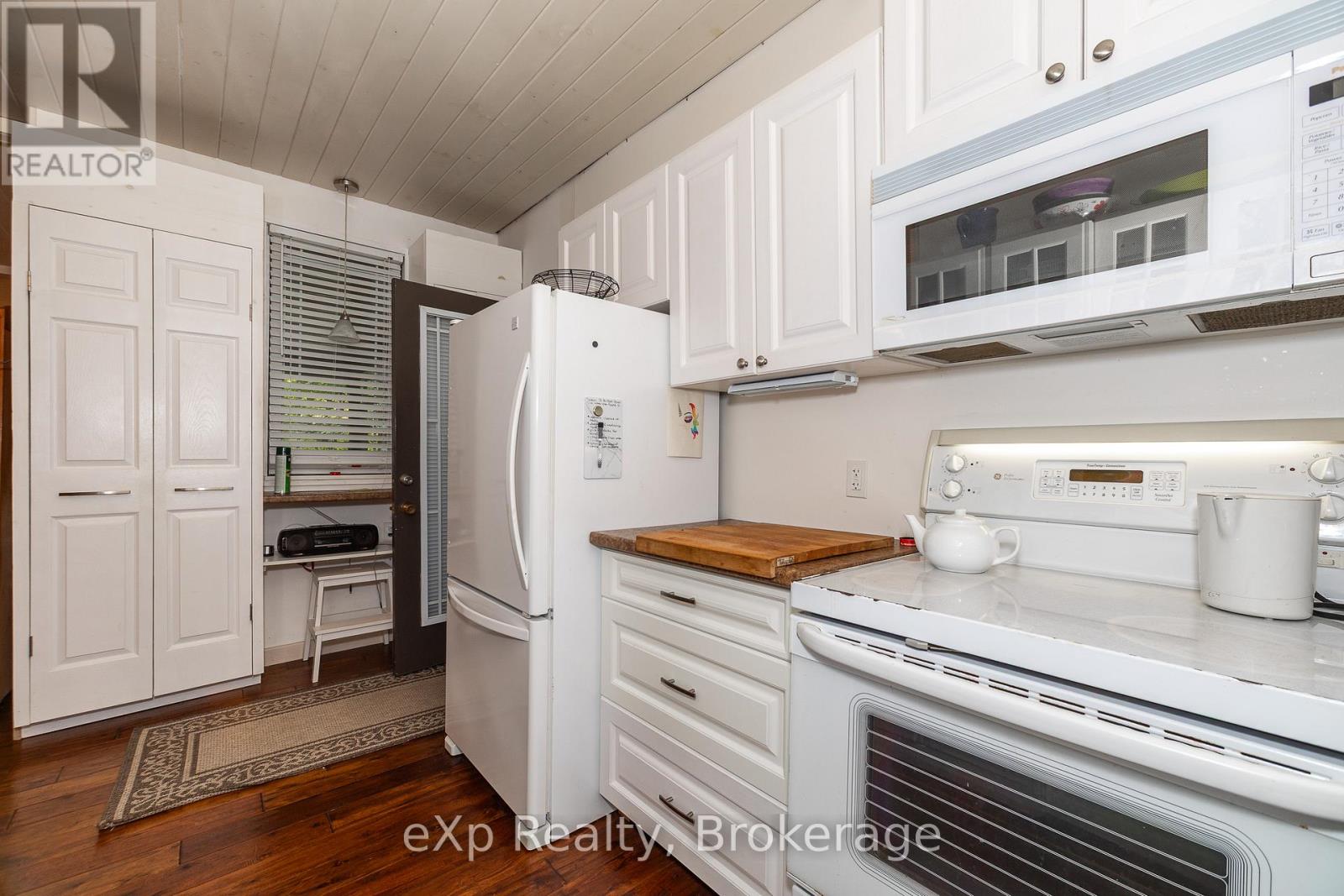 127 PAISLEY DRIVE - 41