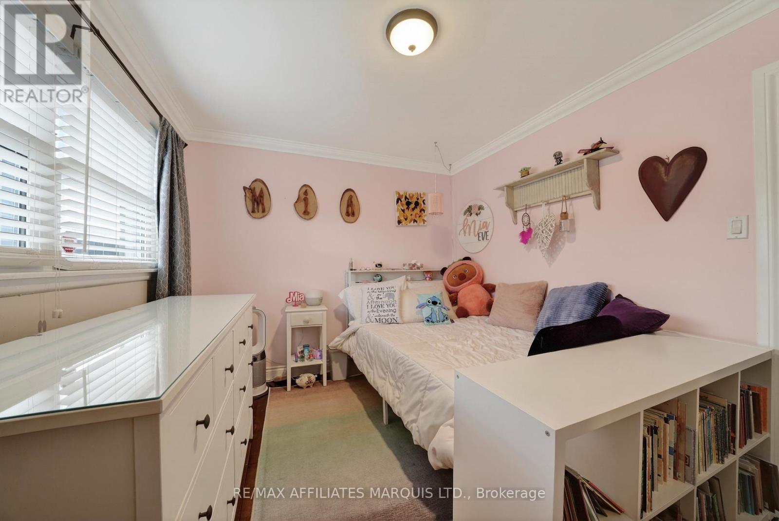 19 DUNBAR AVENUE - 14