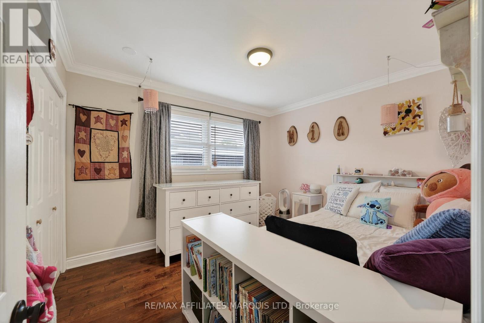 19 DUNBAR AVENUE - 15