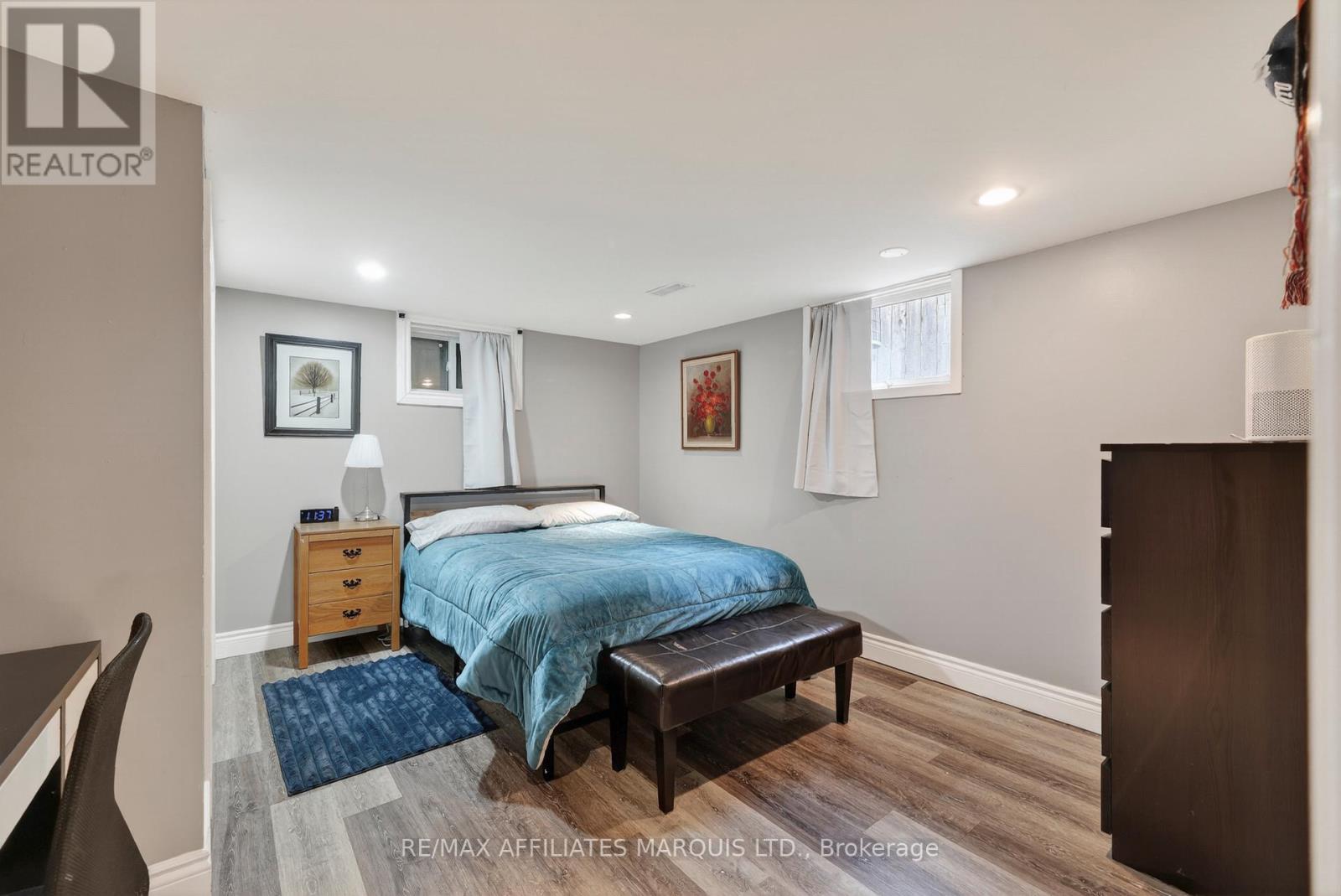 19 DUNBAR AVENUE - 23