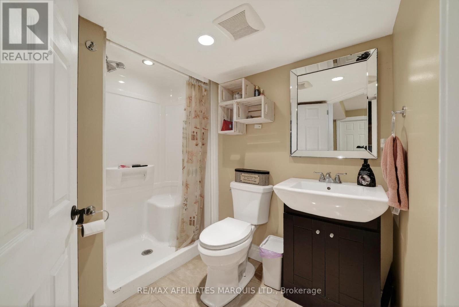 19 DUNBAR AVENUE - 26