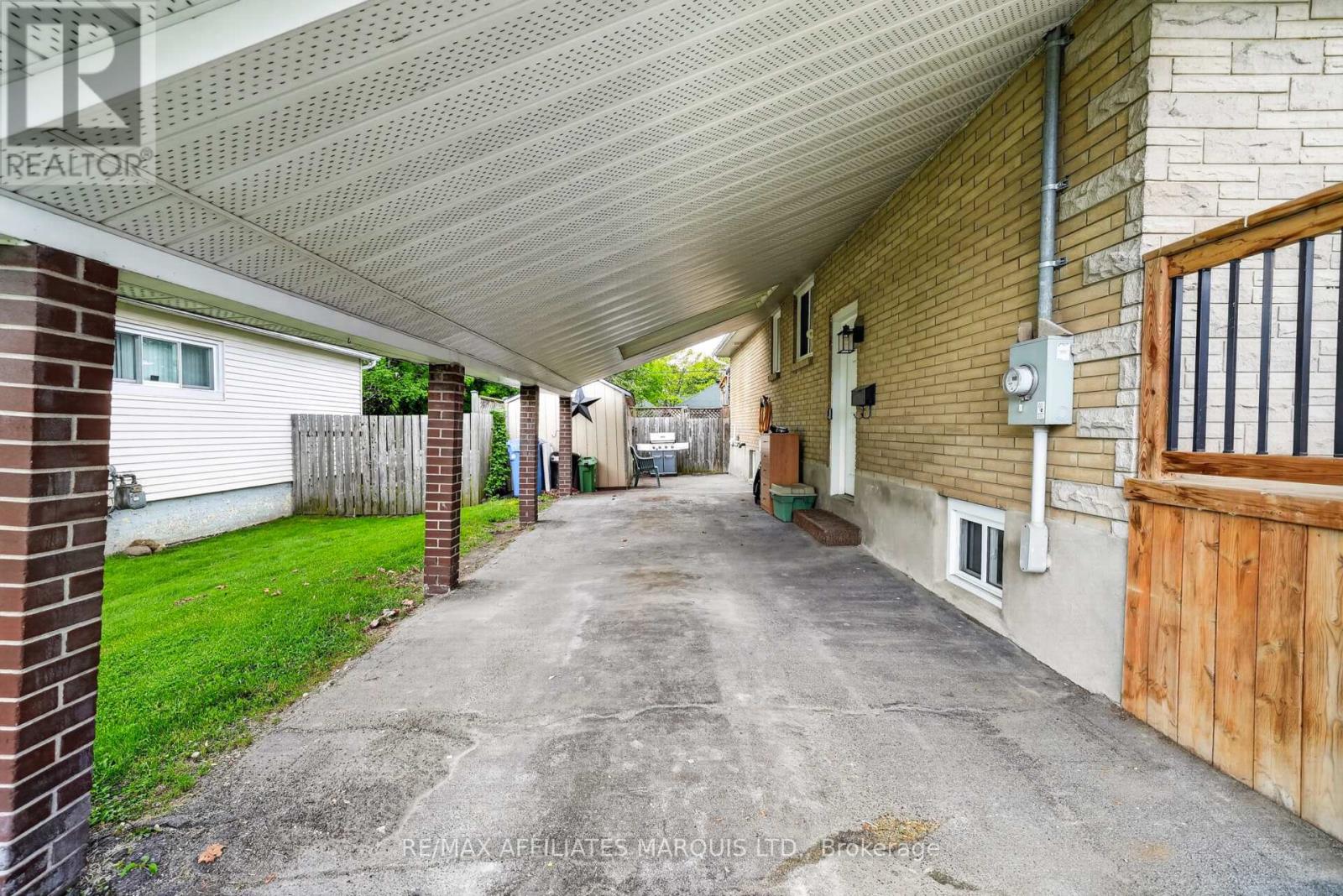 19 DUNBAR AVENUE - 30