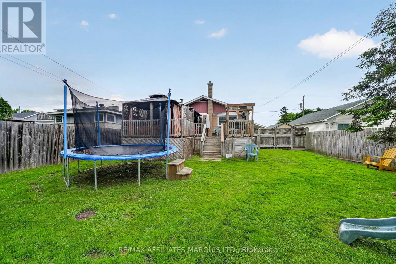 19 DUNBAR AVENUE - 34