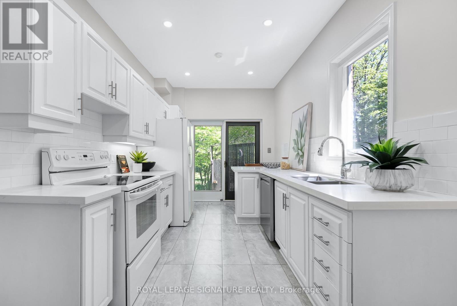 90 ROSELAWN AVENUE - 7