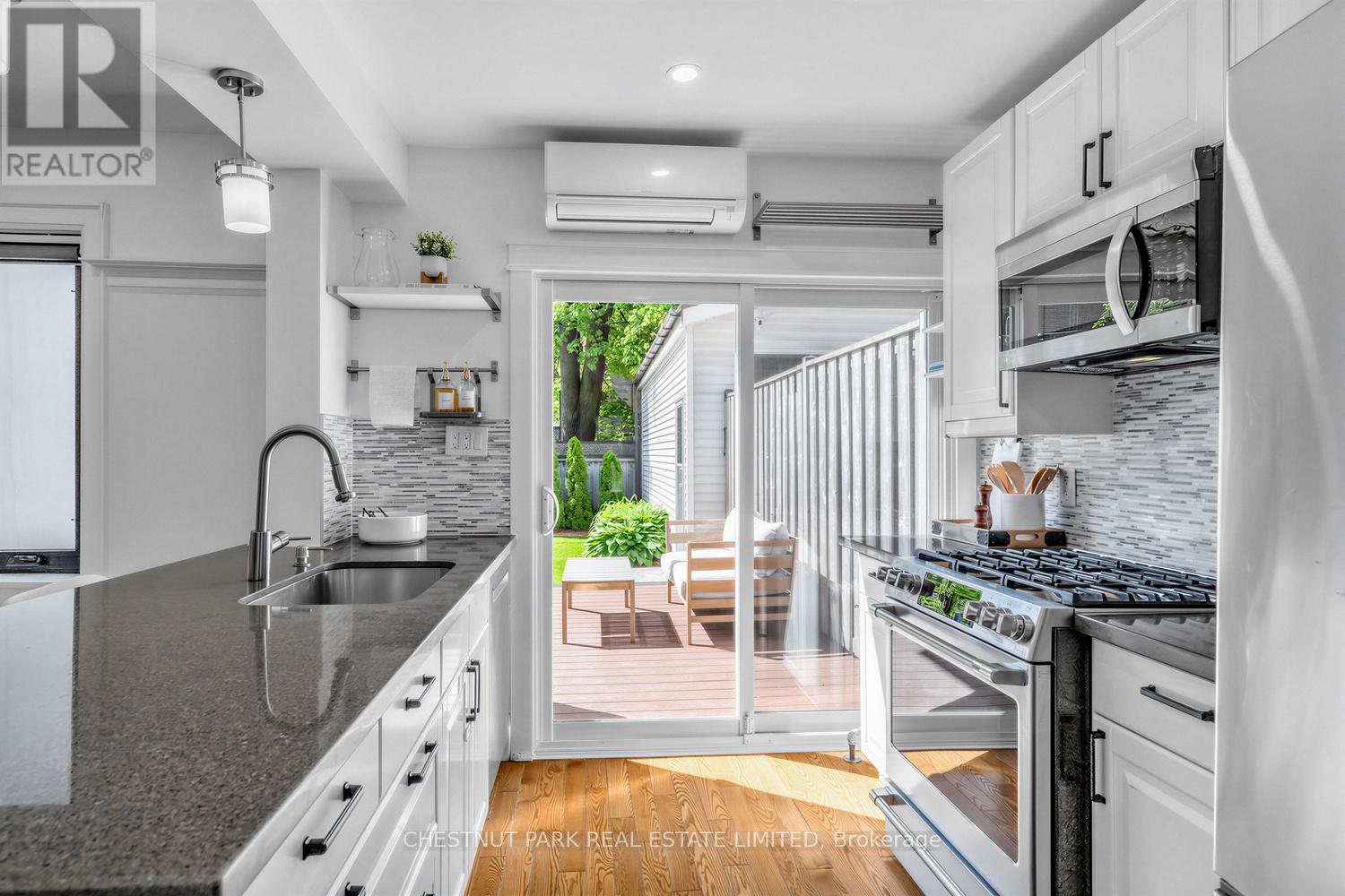 29 ELVINA GARDENS - 10