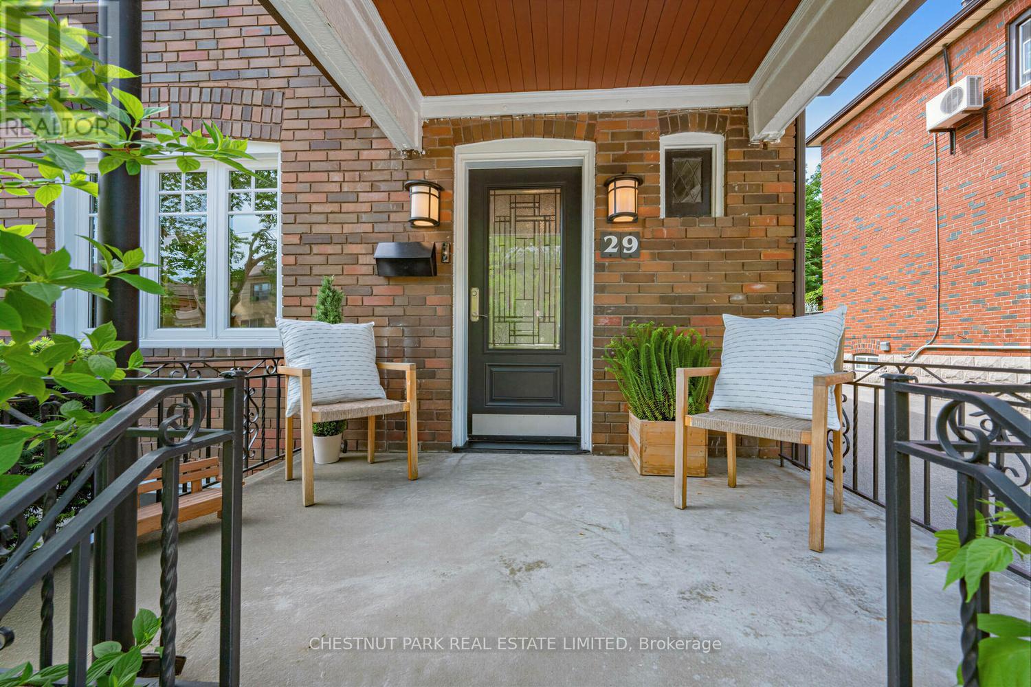 29 ELVINA GARDENS - 2