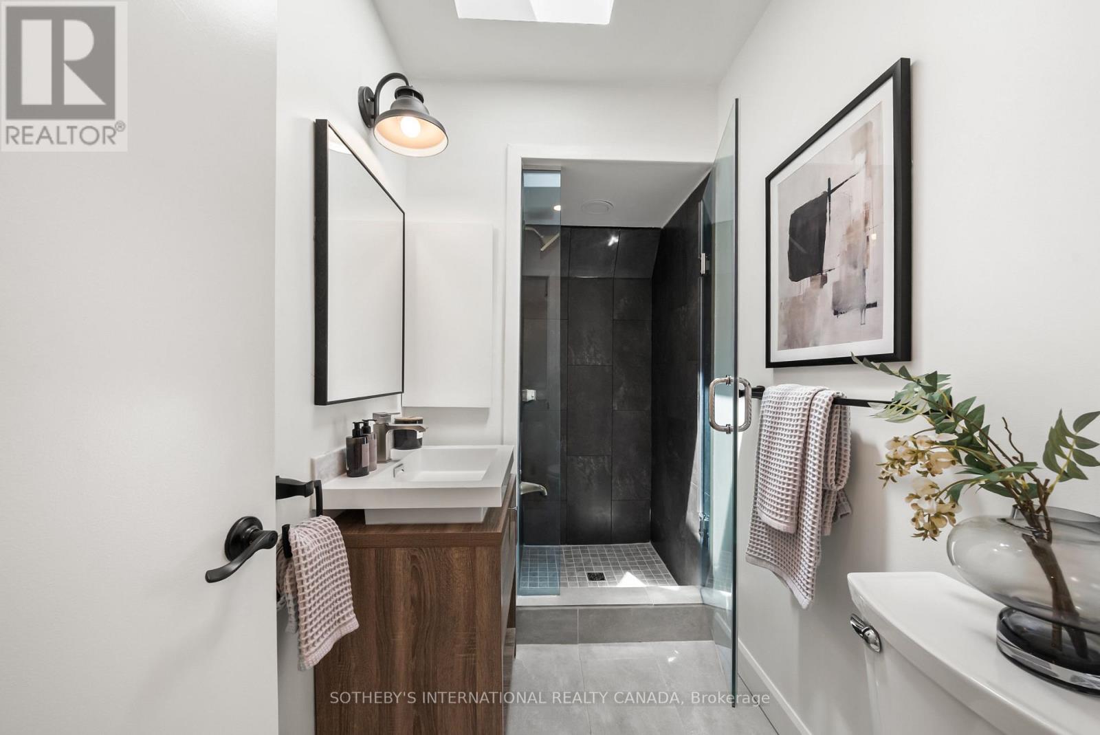 111A ALCORN AVENUE - 35