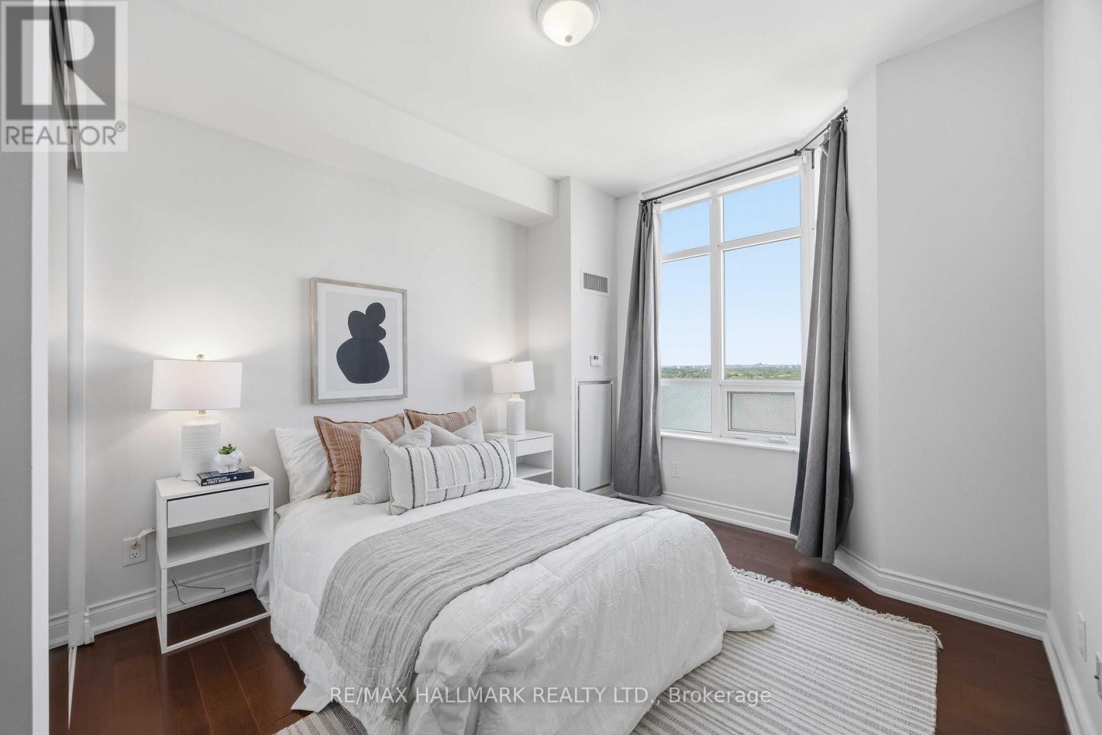 #1807 10 BLOORVIEW PLACE - 25