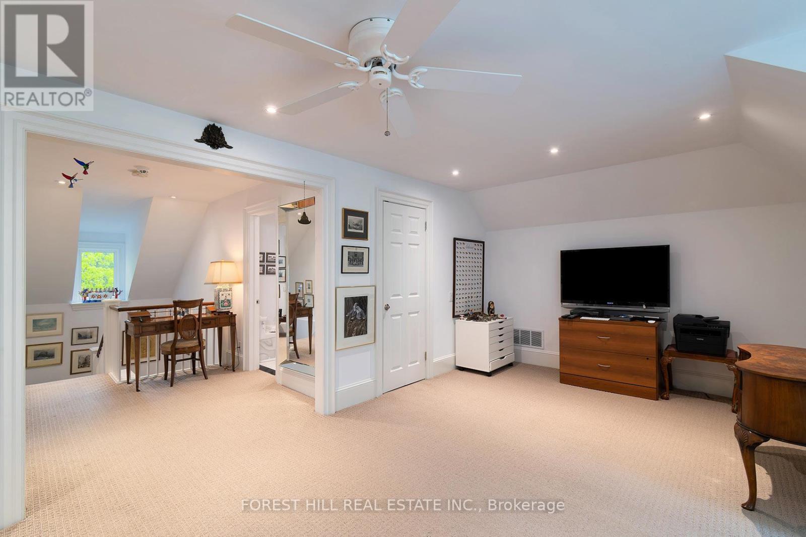12 SHORNCLIFFE AVENUE - 34