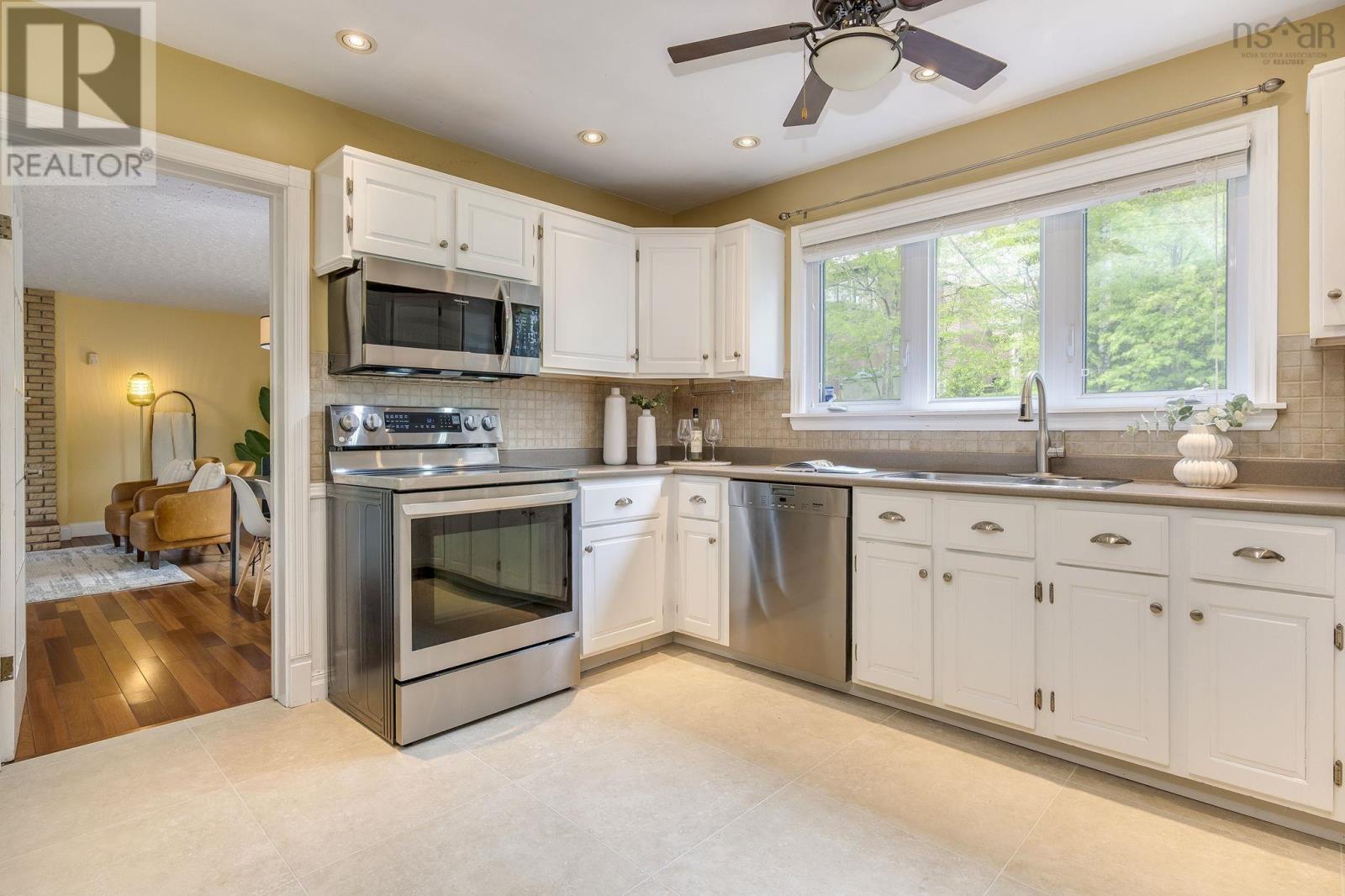 Property 30 of 43 of 60 Bayview Road
