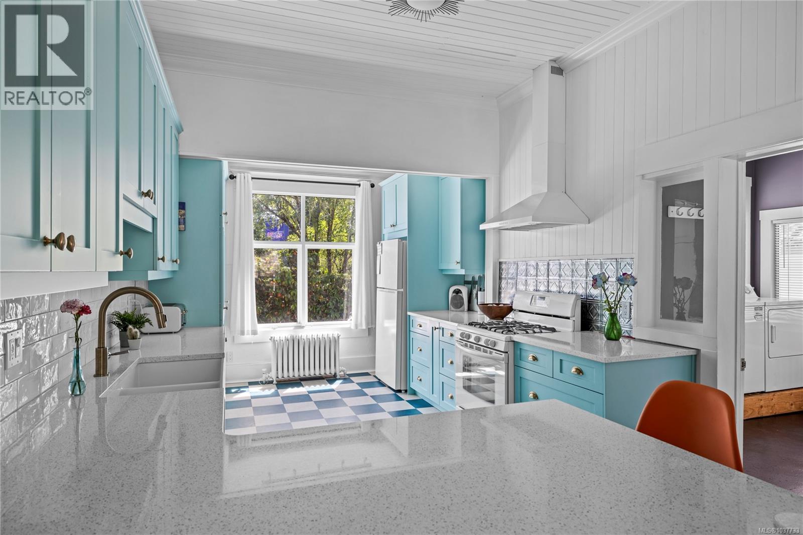 522 Victoria Rd - 8