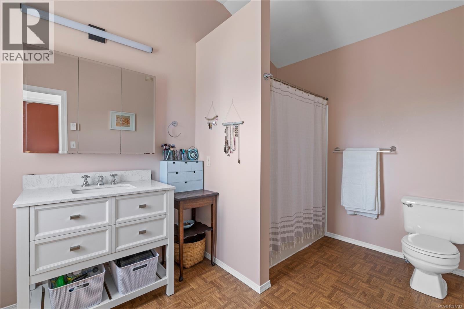522 Victoria Rd - 45