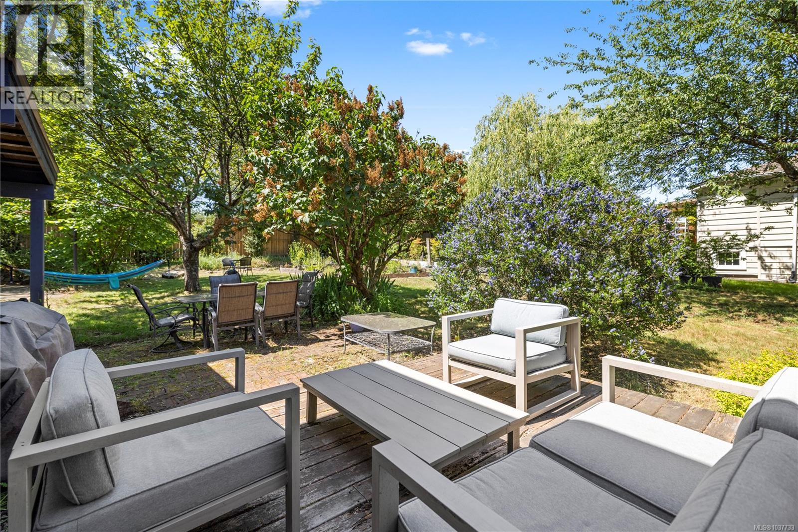 522 Victoria Rd - 65