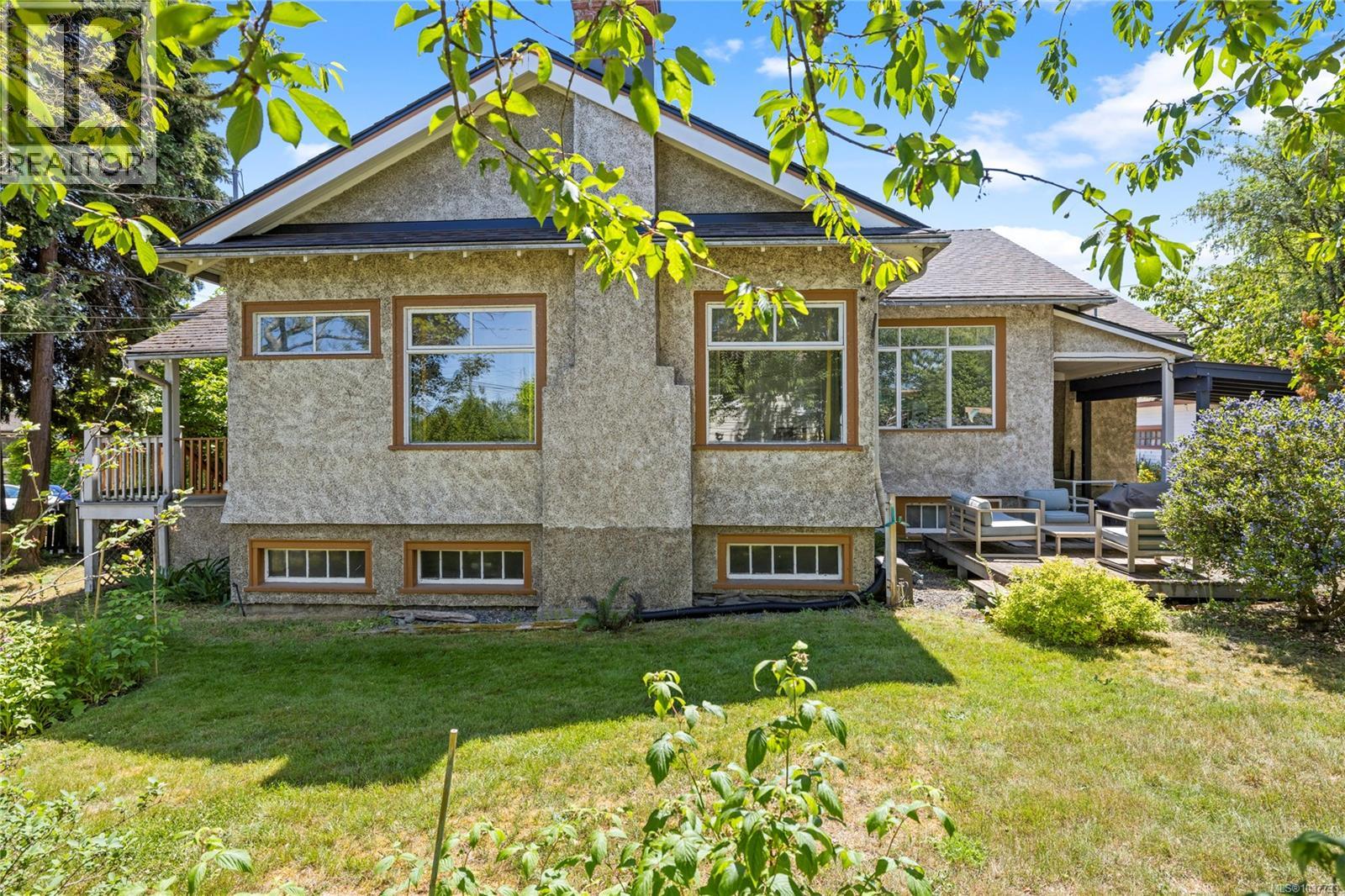 522 Victoria Rd - 68